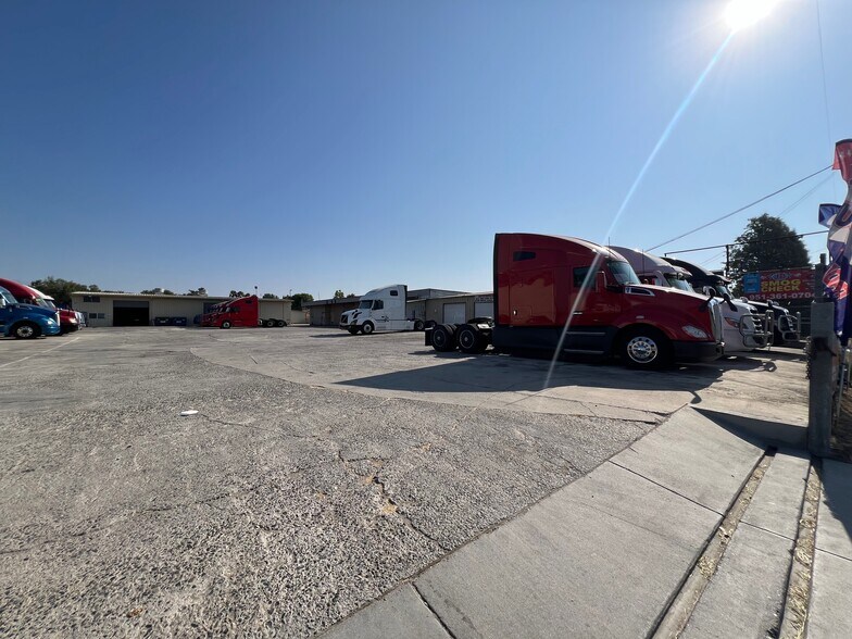 More Photos Of 10565 Limonite Ave, Jurupa Valley Warehouse For Lease