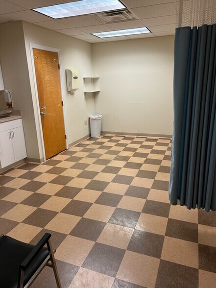 More Photos Of 1449 Old Waterbury Rd, Southbury Office For Sale