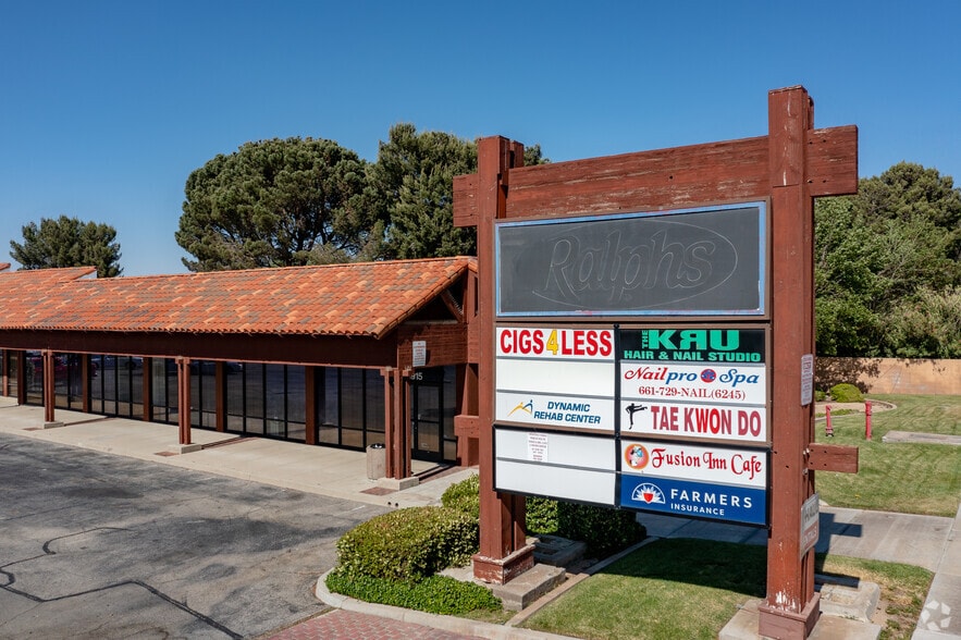 More Photos Of 1915-1989 W Avenue L, Lancaster Unknown For Lease