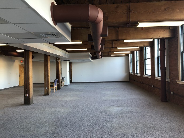 More Photos Of 1 Grove St, New Britain Medical For Lease