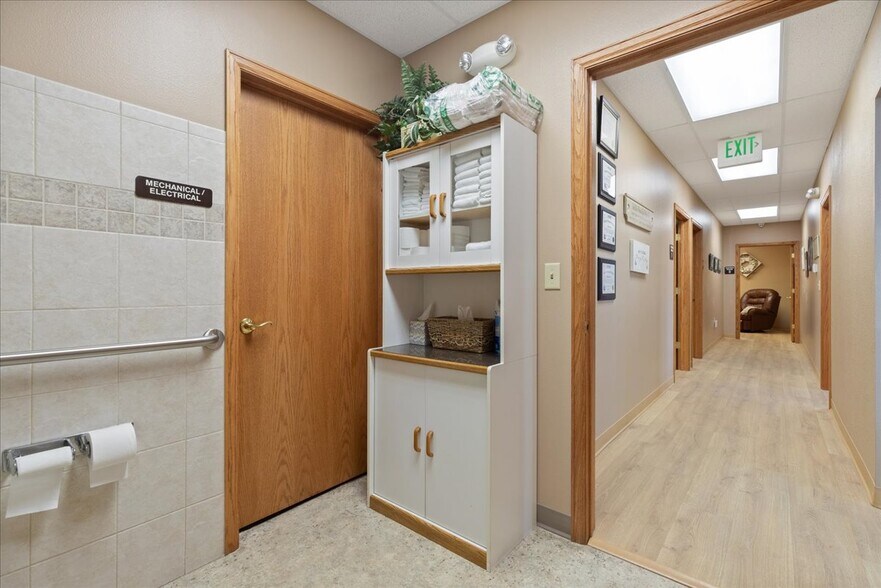More Photos Of 4100-4140 Laramie St, Cheyenne Medical For Sale