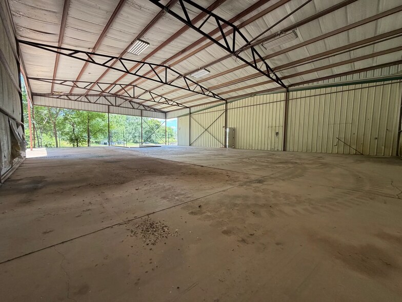 More Photos Of 4203 S Division St, Guthrie Showroom For Sale