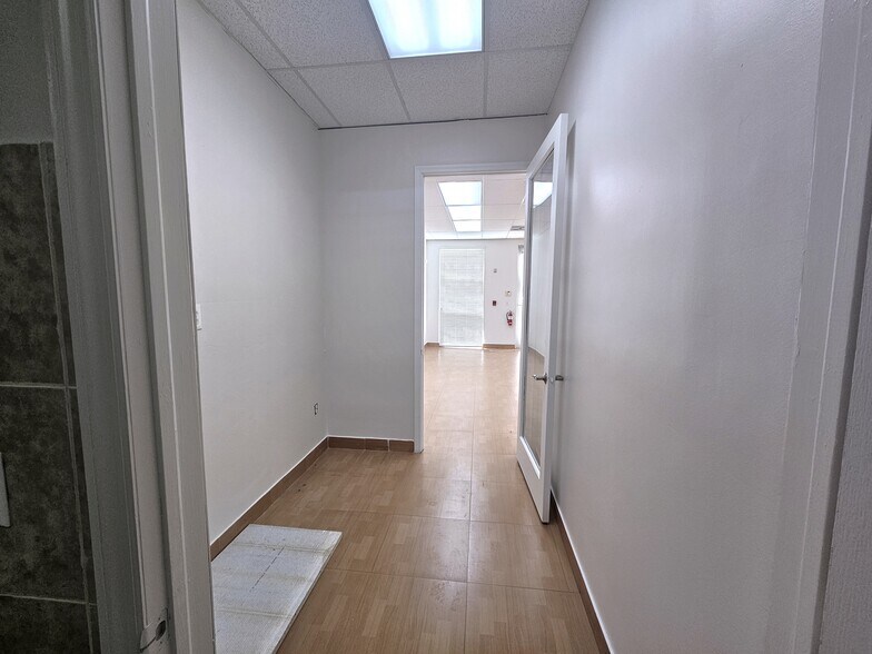 More Photos Of 3408 W 84th St, Hialeah Office For Lease