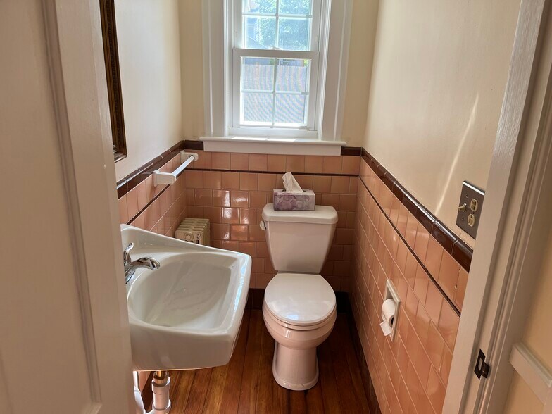 More Photos Of 188 Airport Rd, Warwick Office Residential For Sale