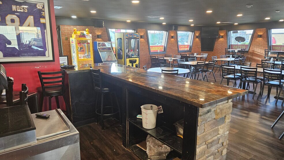 More Photos Of 1523 Madison Ave, Huntington Fast Food For Sale