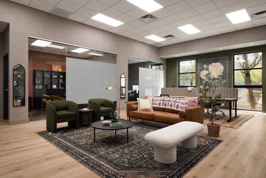 More Photos Of 4505 E Broadway Rd, Phoenix Light Manufacturing For Sale