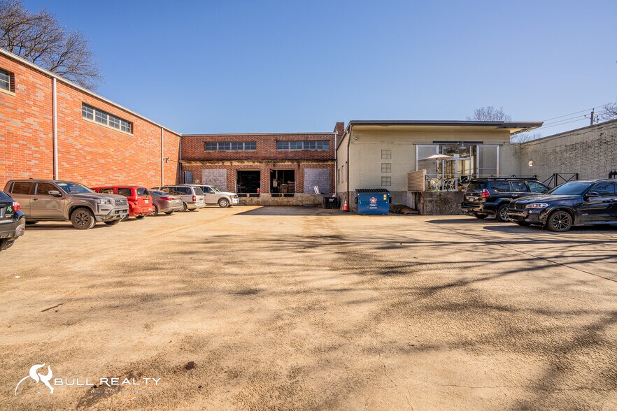 More Photos Of 979 Donnelly Ave SW, Atlanta Warehouse For Sale