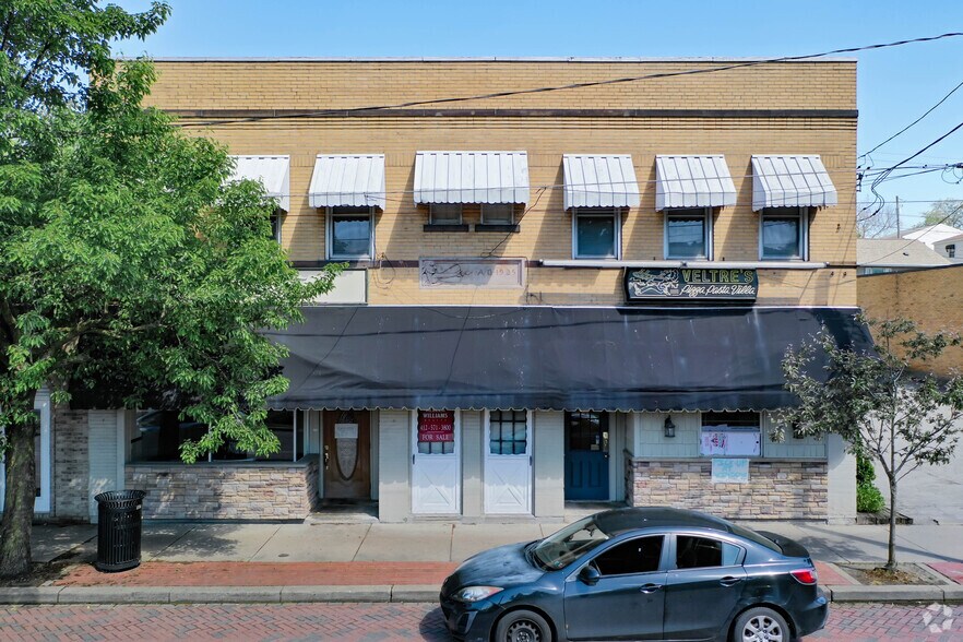 More Photos Of 848-850 Allegheny River Blvd, Oakmont Storefront Retail Residential For Lease