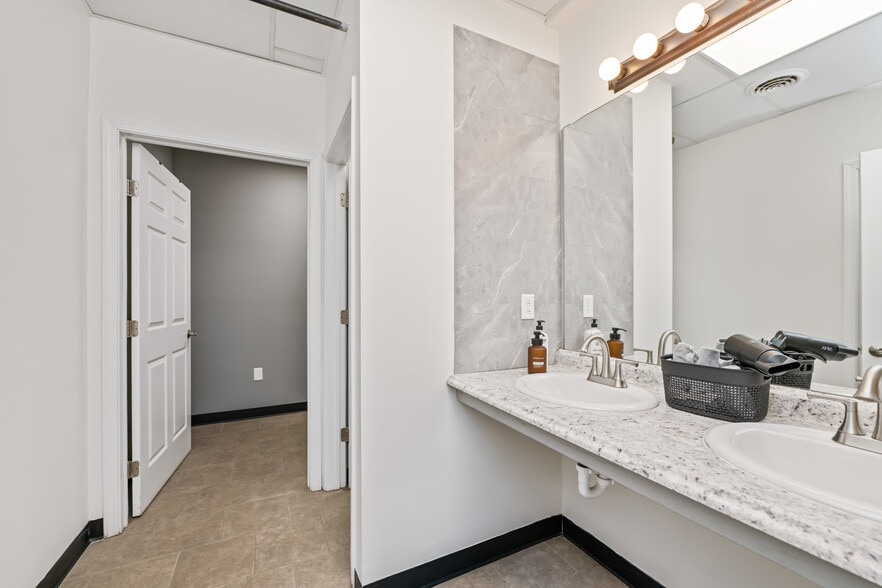 More Photos Of 250 Gorham St, Canandaigua Office For Sale