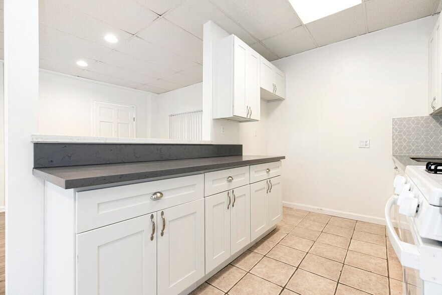 More Photos Of 1138 N Parish Pl, Burbank Apartments For Sale