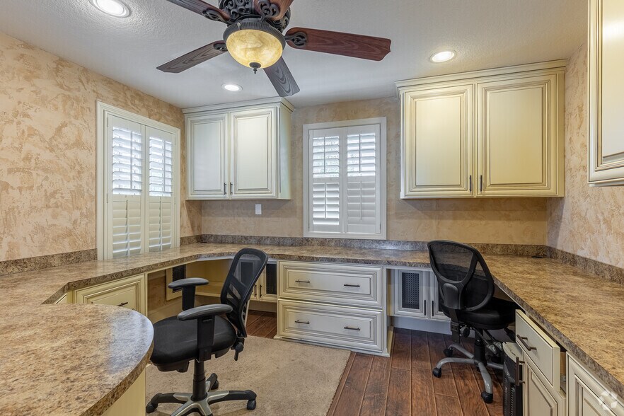 More Photos Of 16408 SE Mill Plain Blvd, Vancouver Office For Sale