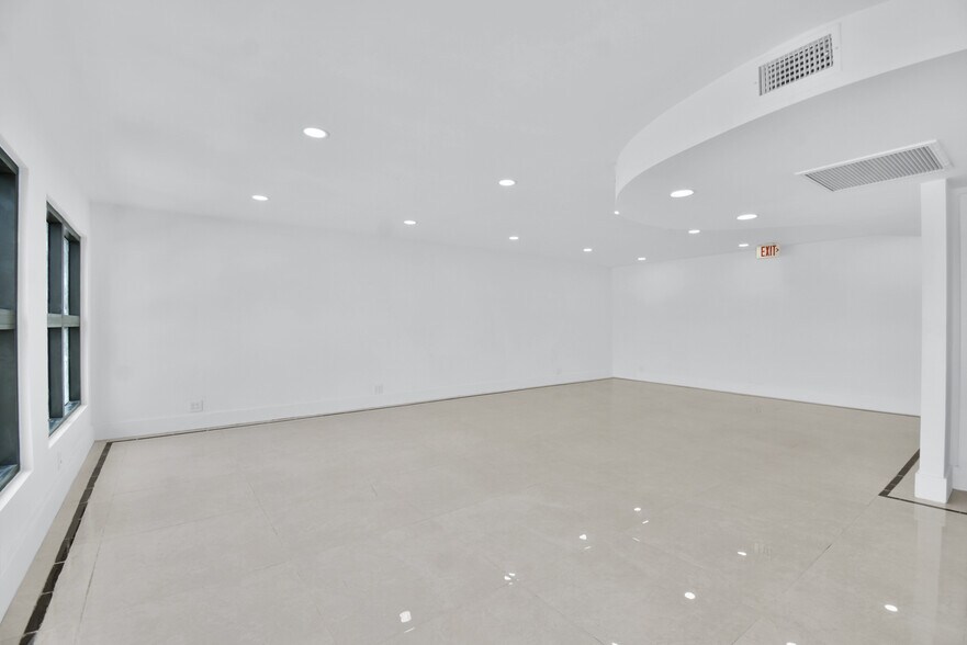 More Photos Of 2990 Griffin Rd, Fort Lauderdale Storefront Retail Office For Sale