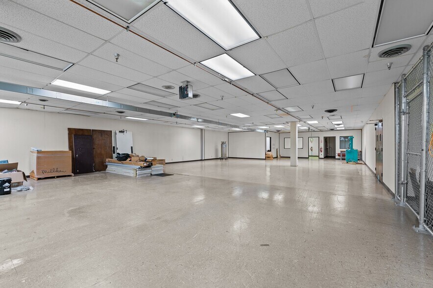 More Photos Of 951 Wendell Blvd, Wendell Manufacturing For Sale