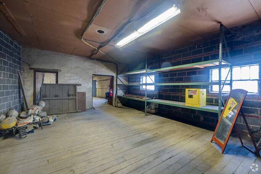 More Photos Of 3297 Tilton St, Philadelphia Light Manufacturing For Sale