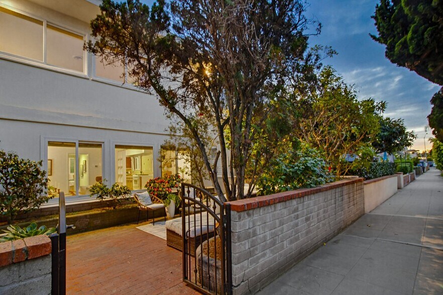 More Photos Of 829 Avalon Ct, San Diego Apartments For Sale