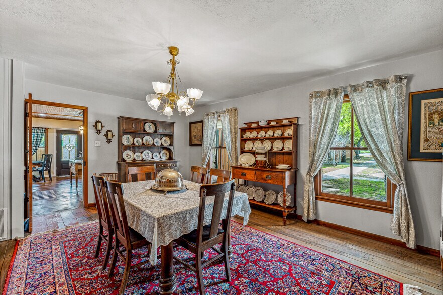 More Photos Of 703 Spring St, Granbury Lodge Meeting Hall For Sale