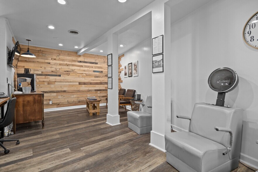 More Photos Of 1612 Milan Rd, Sandusky Freestanding For Sale