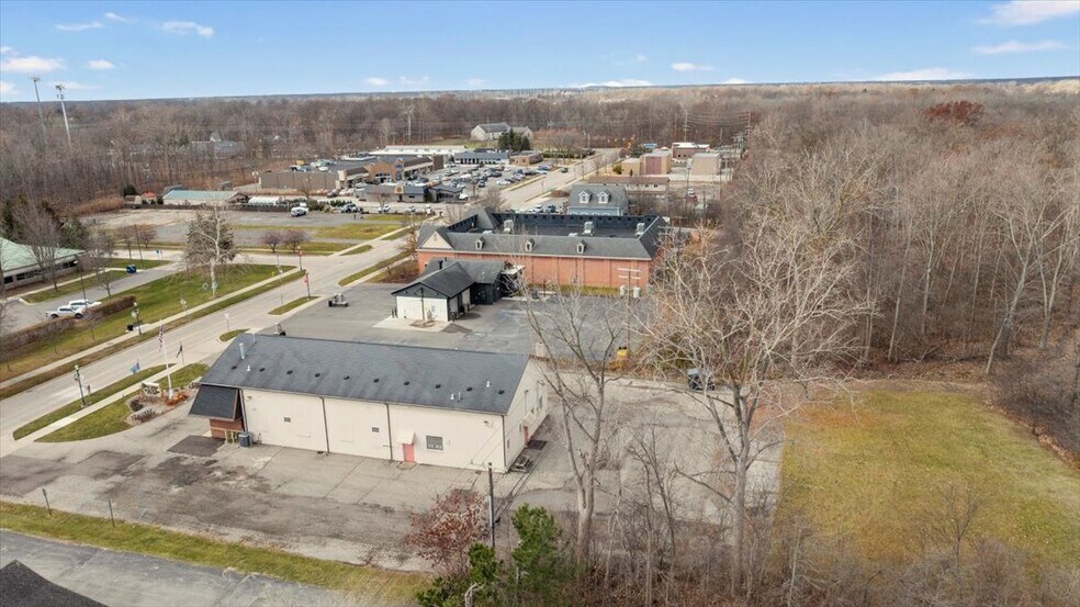 More Photos Of 8840 Macomb St, Grosse Ile General Retail For Sale