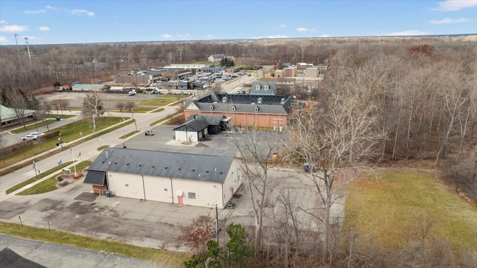 More Photos Of 8840 Macomb St, Grosse Ile Township Freestanding For Sale