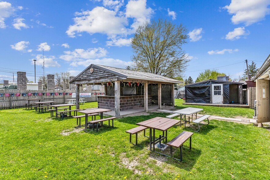 More Photos Of 297 N Main St, Dunkirk Bar For Sale