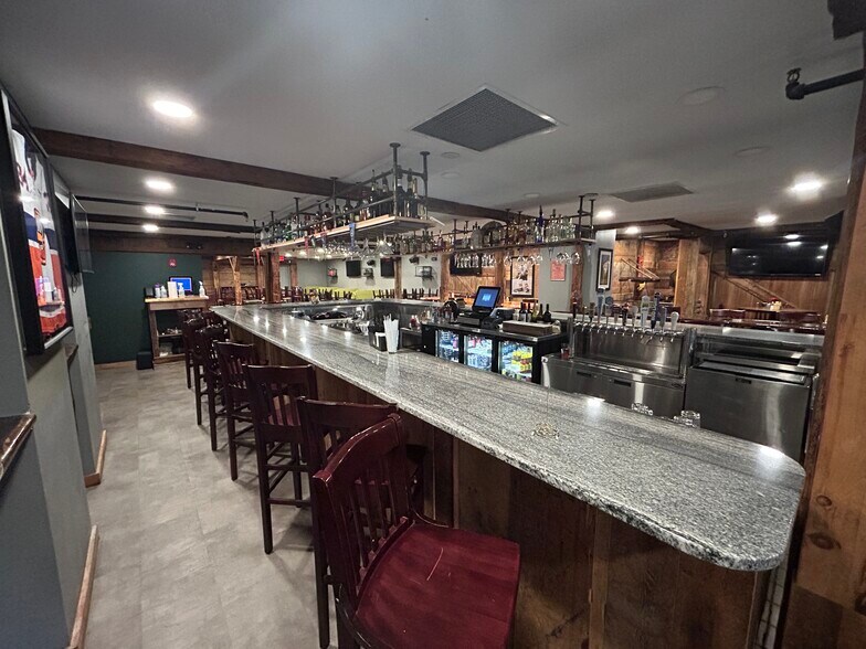 More Photos Of 512 Main St, Saco Restaurant For Lease