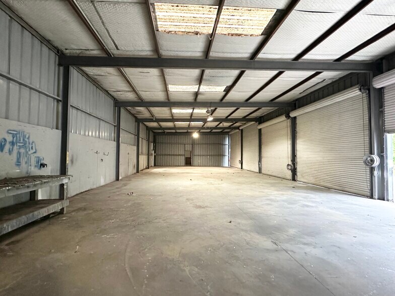More Photos Of 13626 Ann Louise Rd, Houston Warehouse For Sale