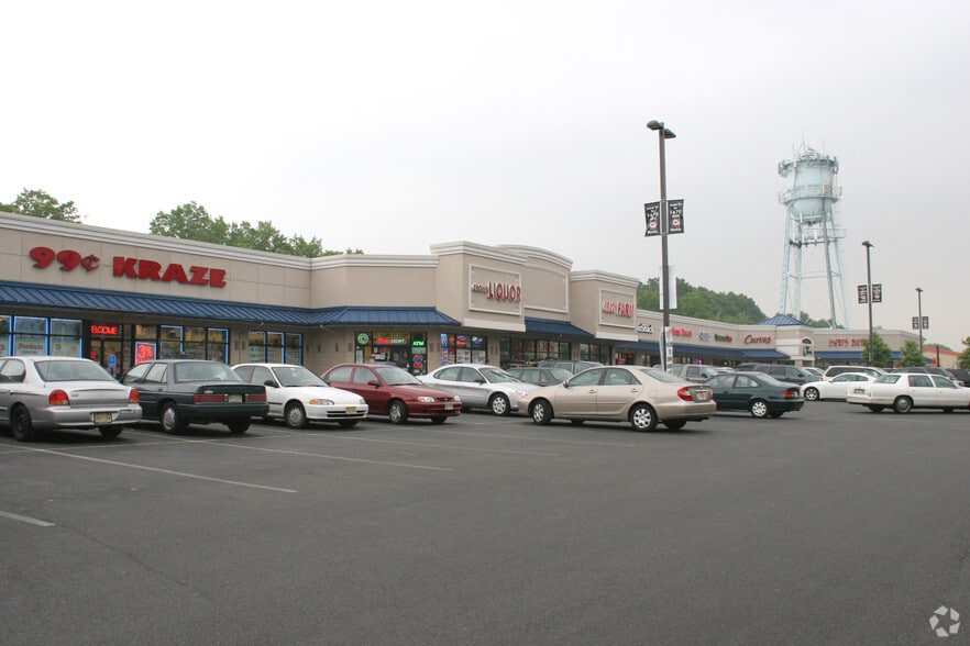 More Photos Of 711 E 1st Ave, Roselle General Retail For Lease