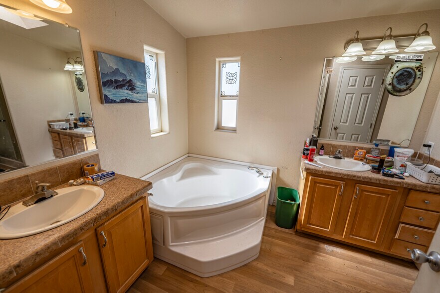 More Photos Of 5221 Hwy 68, Golden Valley Flex For Sale