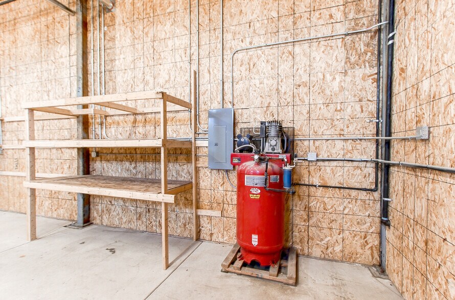 More Photos Of 655 7th Ave, Deer Trail Warehouse For Sale