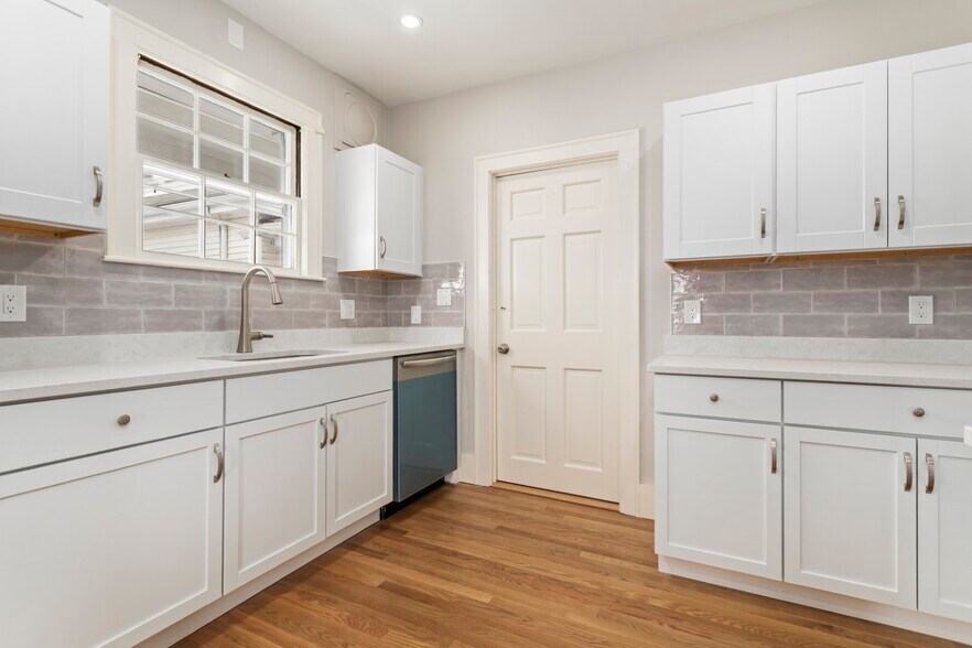 More Photos Of 4-6 Common St, Stoneham Storefront Retail Residential For Sale