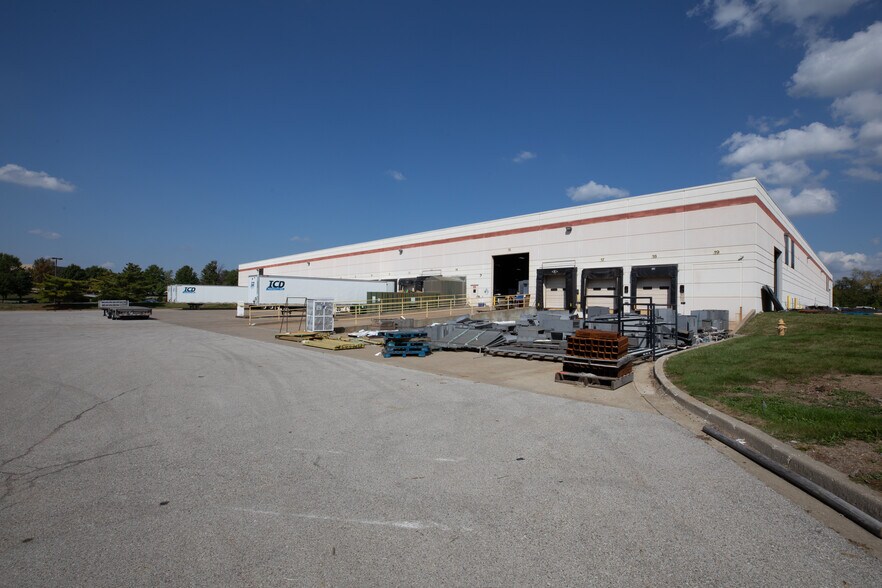 More Photos Of 2901 Heartland Dr, Liberty Manufacturing For Lease