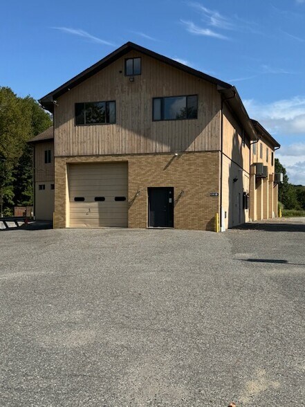 More Photos Of 8 Maple Dr, Monroe Warehouse For Lease