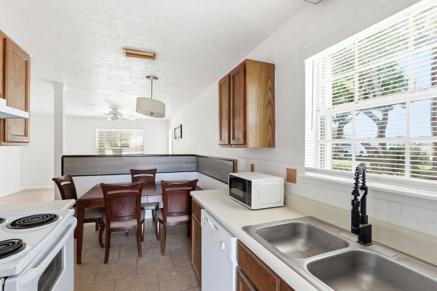 More Photos Of 207 SE 6th Ave, Okeechobee Multifamily For Sale