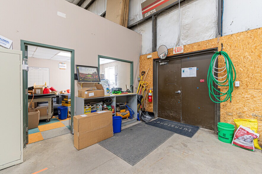 More Photos Of 218 2nd St, Coralville Flex For Sale