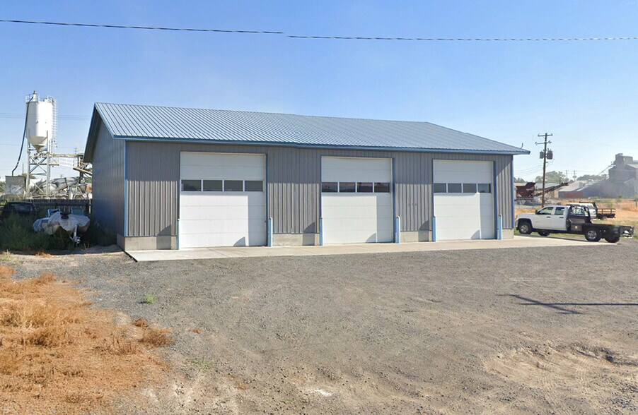More Photos Of 270 W Avenue H, Wendell Warehouse For Sale