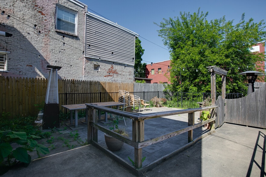 More Photos Of 618 N 1st St, Richmond Storefront Retail Residential For Sale