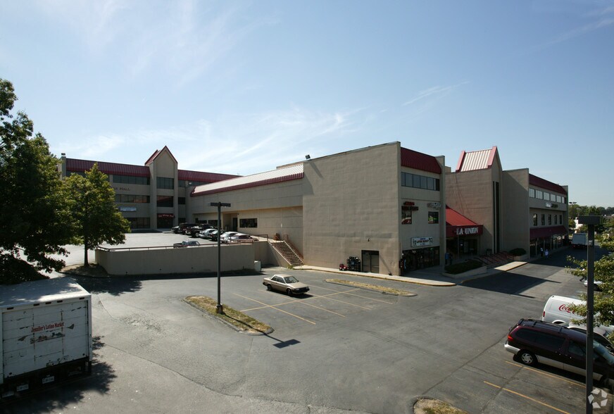 More Photos Of 1401 University Blvd E, Hyattsville Storefront For Lease