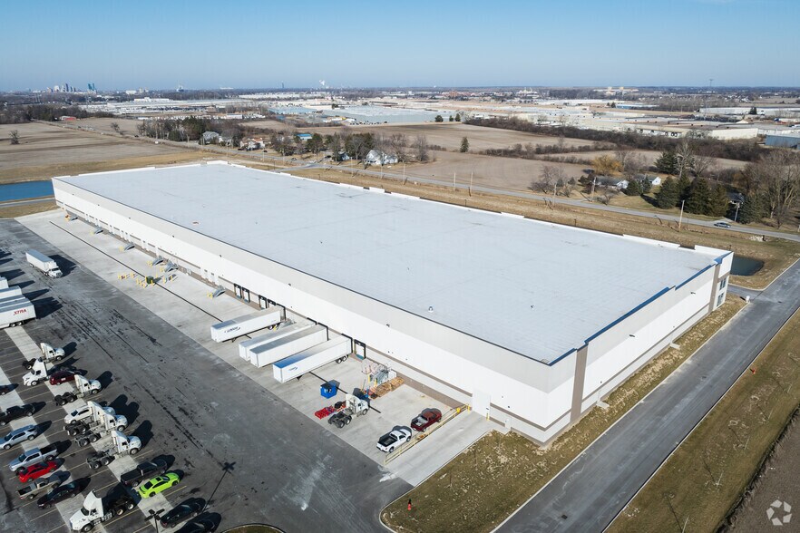 More Photos Of 1901 Innovation Ave, Rossford Distribution For Lease