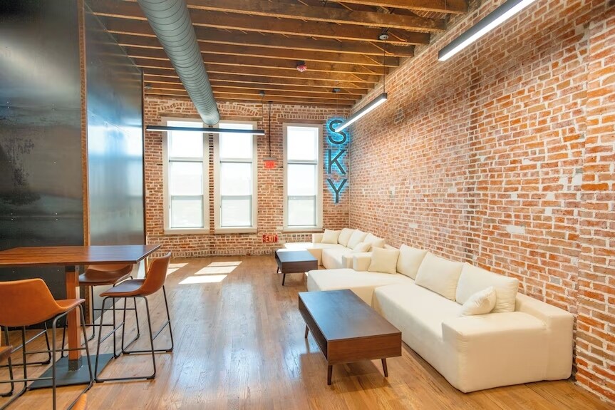 More Photos Of 111 N Lincoln Ave, Hastings Hotel For Sale