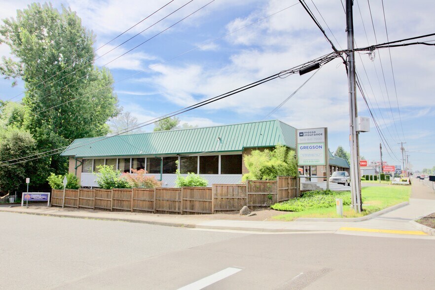 Primary Photo Of 17655-17665 SE McLoughlin Blvd, Milwaukie Office For Lease