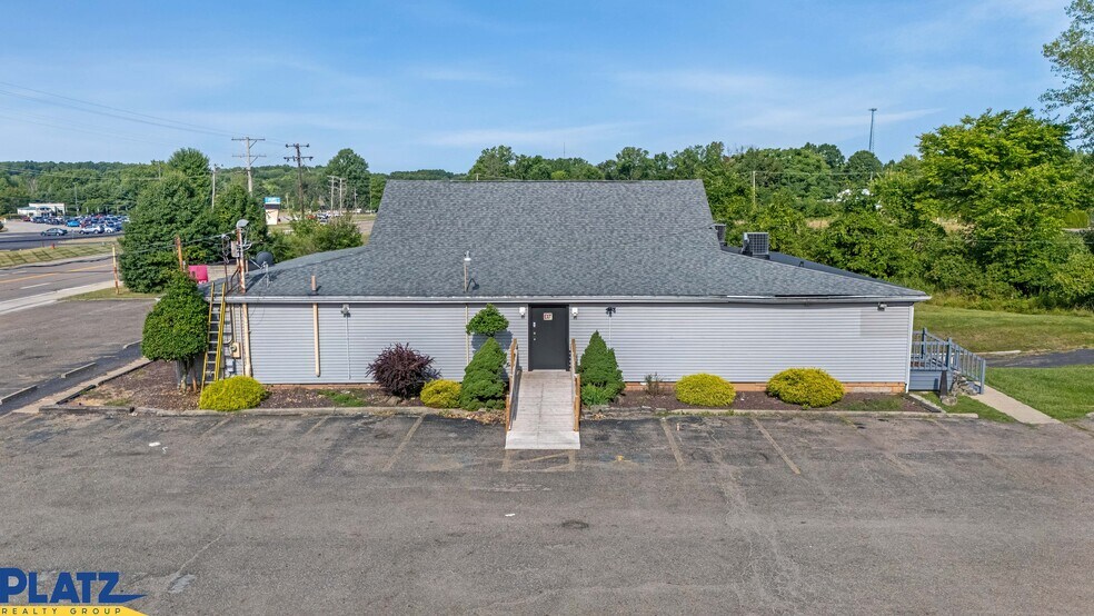 More Photos Of 4040 McCartney Rd, Lowellville Bar For Sale