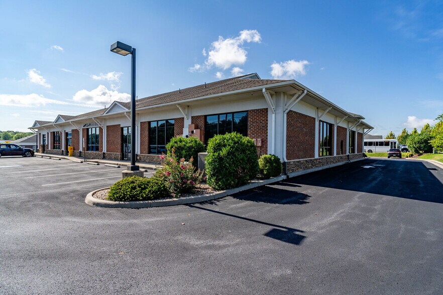 More Photos Of 16 Gosnell, Staunton Medical For Sale