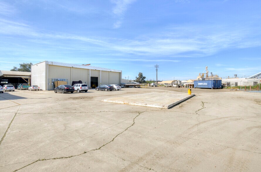 More Photos Of 39400 Clarkson Dr, Kingsburg Warehouse For Sale