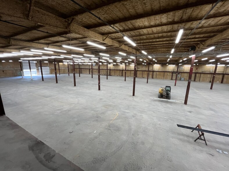 More Photos Of 1 Industrial Dr, Sweetwater Service For Lease