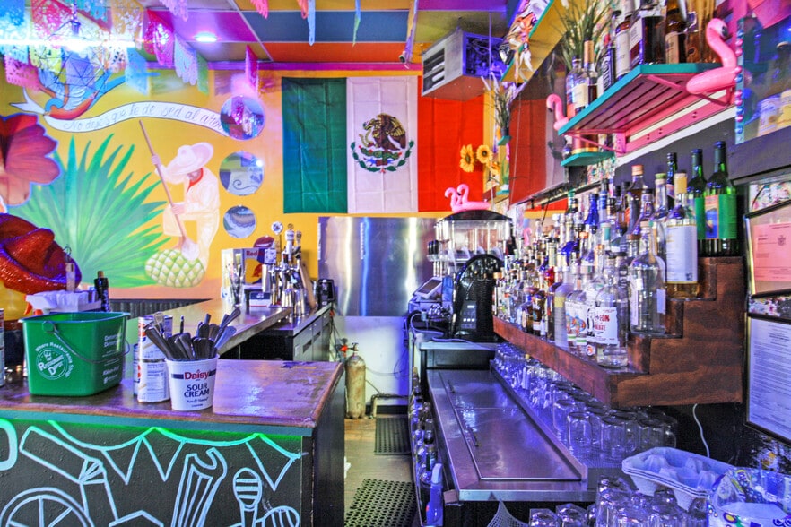 More Photos Of 146 Knickerbocker Ave, Brooklyn Storefront Retail Residential For Lease