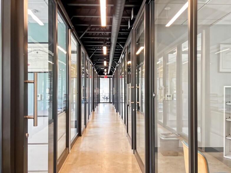 More Photos Of 730 Arizona Ave, Santa Monica Coworking Space