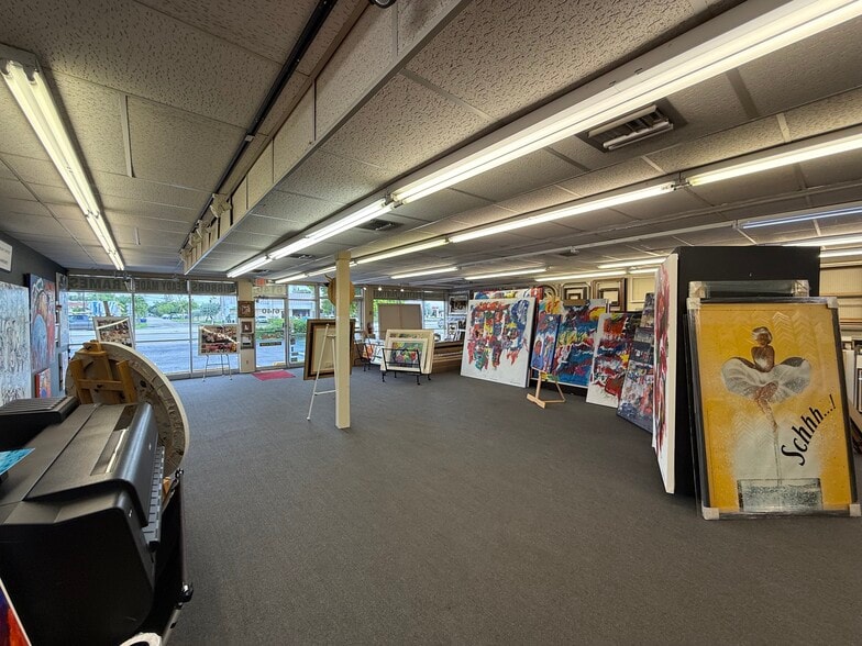 More Photos Of 6140 Hollywood Blvd, Pembroke Pines Storefront For Sale