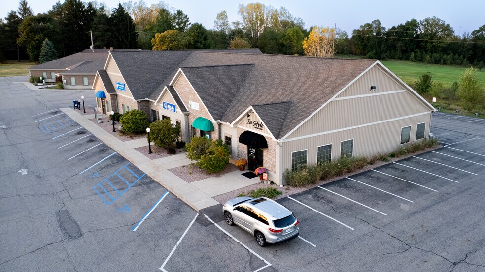 More Photos Of 806 Hogsback Rd, Mason Office For Lease