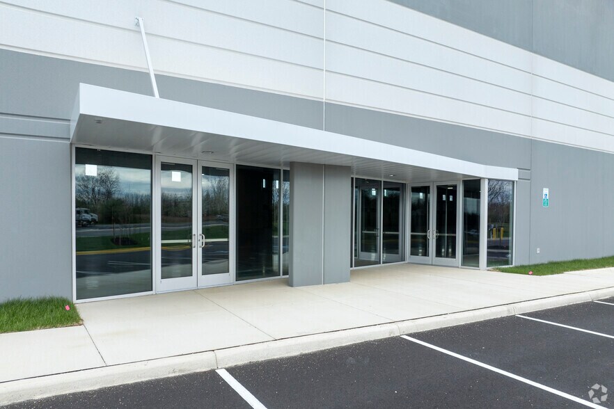 More Photos Of 11501 University Blvd, Manassas Unknown For Lease