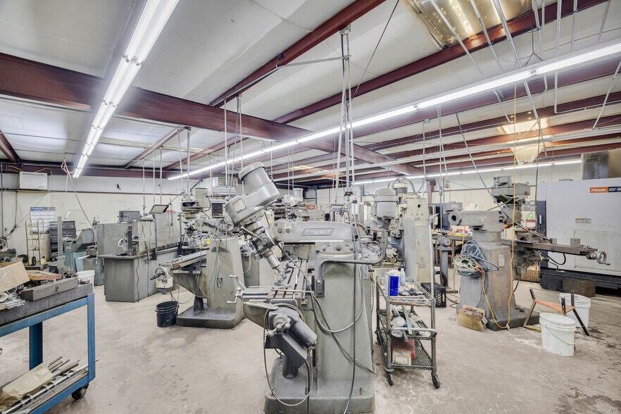More Photos Of 810 Old Hull Rd, Athens Industrial For Sale